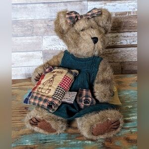 Boyds Bears Polly Quignapple With Olde Friends Quilt